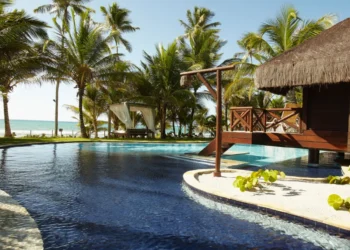 Refúgio em Pernambuco oferece mar tranquilo e experiências de luxo