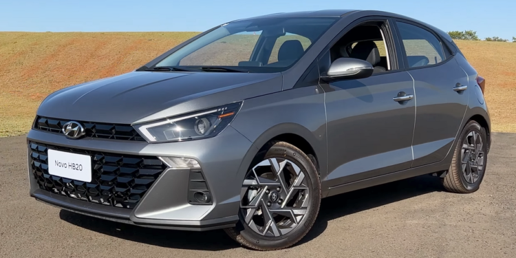 Enquanto HB20 despenca em vendas, novo carro da Hyundai não para de sair das lojas