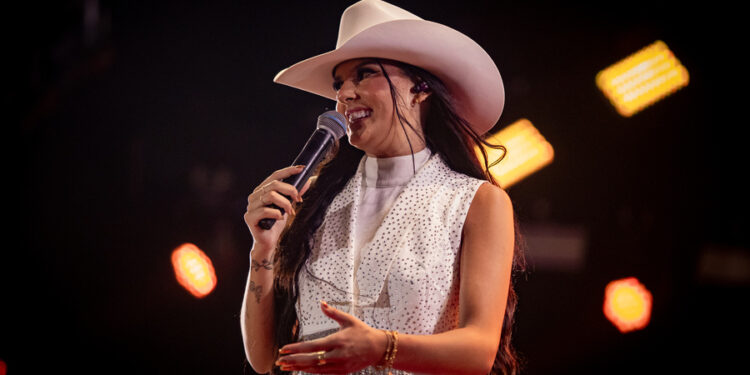 Cantora sertanejo mais famosa do Brasil anuncia fim do ciclo