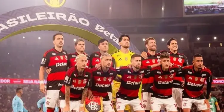 Flamengo tomou chapéu do século e reforço fechou com rival