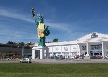 Poucos sabem a verdadeira origem do símbolo da Havan no Brasil
