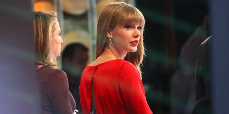 Ex-namorado de Taylor Swift foi lutar na guerra da Ucrânia escondido da família e agora está na lista de procurados da Rússia