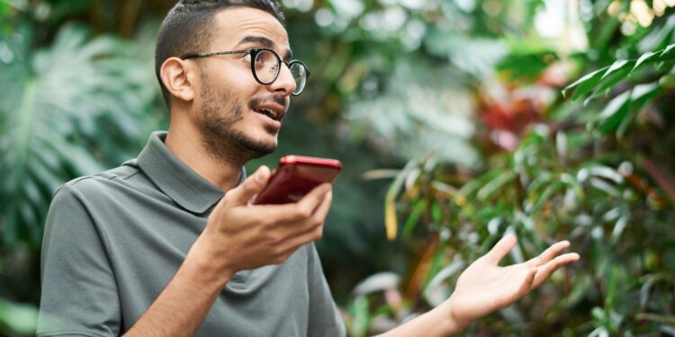 Psicologia explica ensaiam conversas inteiras