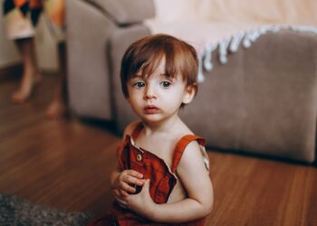Menina sabia nomear capitais contar
