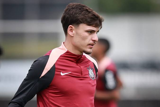 Breno Bidon decide permanecer no Corinthians e projeta Seleção