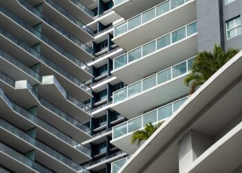 Apartamento caro pertence dono clube