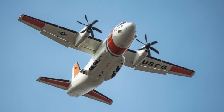 Terremoto devastador eua acionam aviões