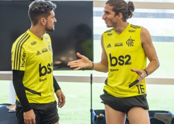 Ídolo do Flamengo deixou o Brasil, fechou com time europeu e surpreendeu a todos