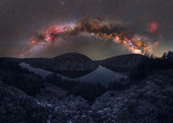 Astrônomos encontraram rio espacial trilhão