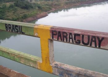 Brasileiros precisam atravessar fronteira comprar
