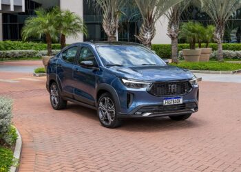 Brasileiros compram carro fiat recebem