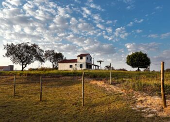 Casal investiu mil construir casa