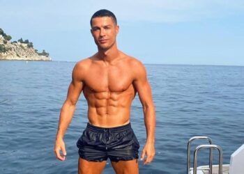 Mansão de Cristiano Ronaldo flutua nas águas e tem mais de 3 suítes