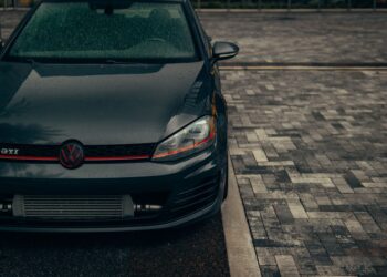Dois carros volkswagen viraram xerox