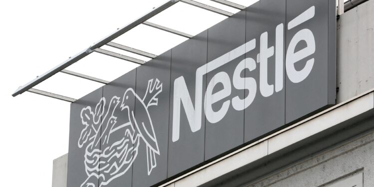 Dona nescau kitkat nescafé nestlé