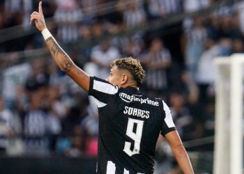 Pedreiro churrasqueiro chegou vender sacolé