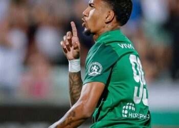 Quase desistiu futebol trabalhar obras