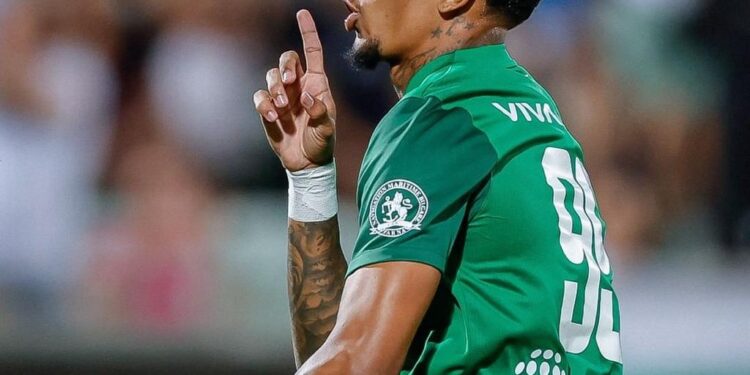 Quase desistiu futebol trabalhar obras