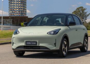 Enquanto byd dispara mundo rival