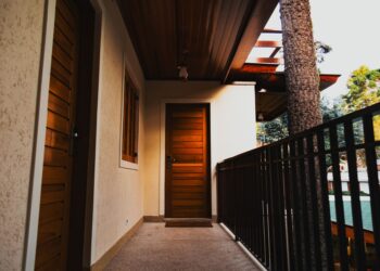 Fechar sacada aumenta espaço apartamento