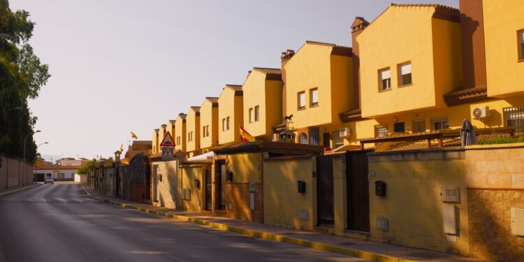 Irmão construiu casa terreno investiu