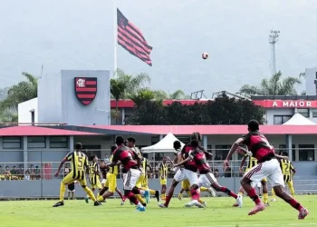 Um dos maiores craques do Flamengo está perto de dar adeus na base rubro-negra
