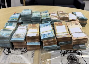 Mala passa raio aeroporto agentes