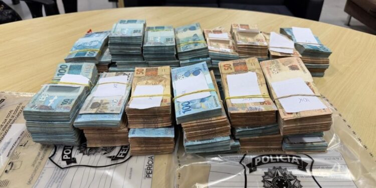 Mala passa raio aeroporto agentes