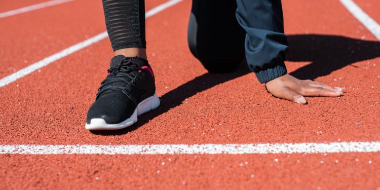 Nike adidas marca tênis destaca