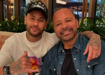 Aos 61 anos, pai de Neymar mostra presente que chega a quase R$ 1 milhão