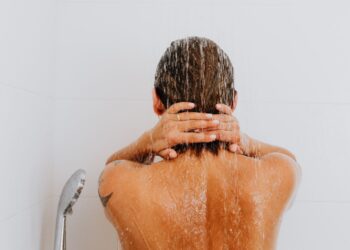 Mitos da higiene: lavar o cabelo todos os dias é bom ou ruim?
