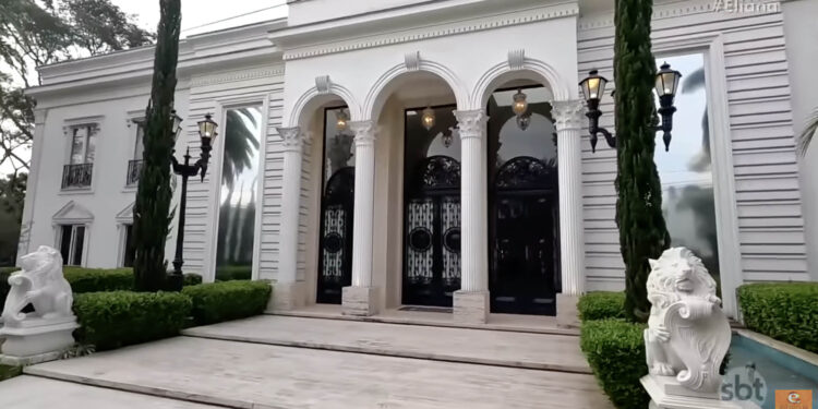 Dentro mansão milionária apresentador cinema