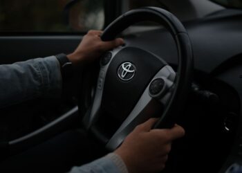 Toyota quebra tradição décadas escolhe