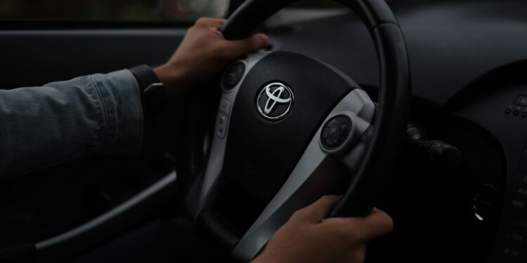 Toyota quebra tradição décadas escolhe