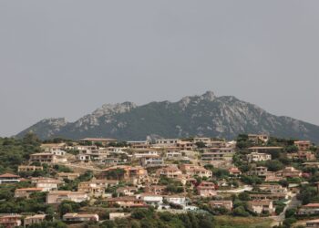 Vilas italianas mil habitantes procuram