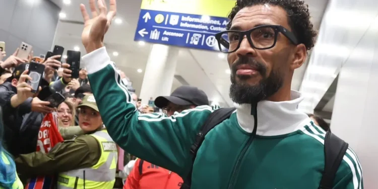 Enquanto goleiro do Brasil recebe quase R$ 5 milhões, Vozinha assinou contrato do século