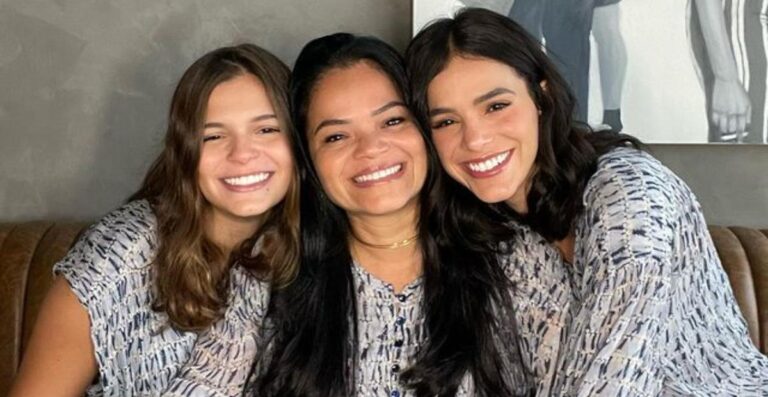 Irmã bruna marquezine surge foto