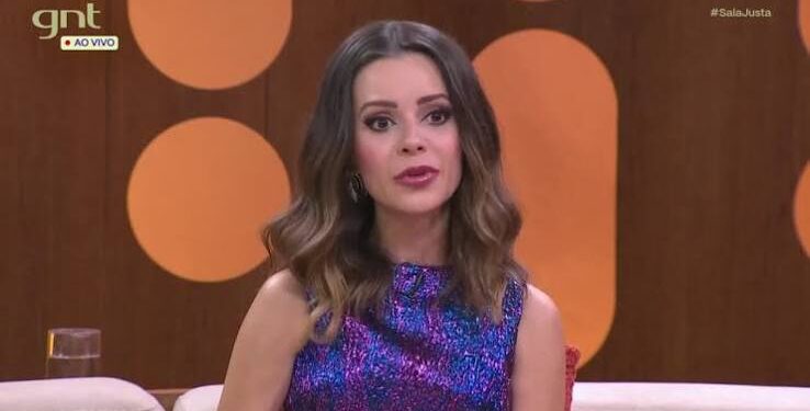 Sandy revela mostra rosto filho