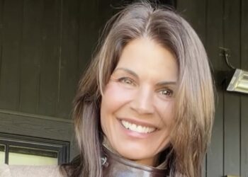 Atriz série famosa ressurge passar