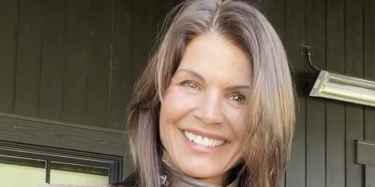Atriz série famosa ressurge passar