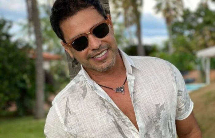 Zezé camargo prepara apartamento tapetes