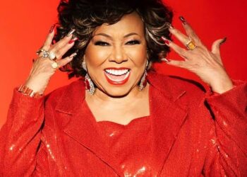Alcione dona mansão piscina espaço