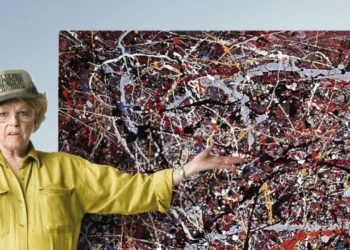 Caminhoneira aposentada compra quadro brechó