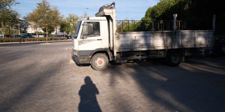 Caminhoneiro compra truck usado mil