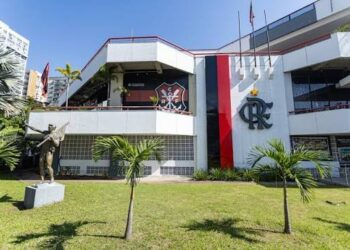 Clube emirados árabes faz proposta