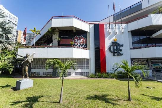 Clube emirados árabes faz proposta