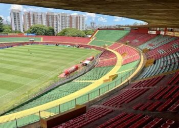Saf bilhão clube tradicional avança