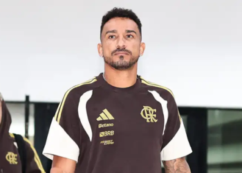Danilo toma decisão informa flamengo