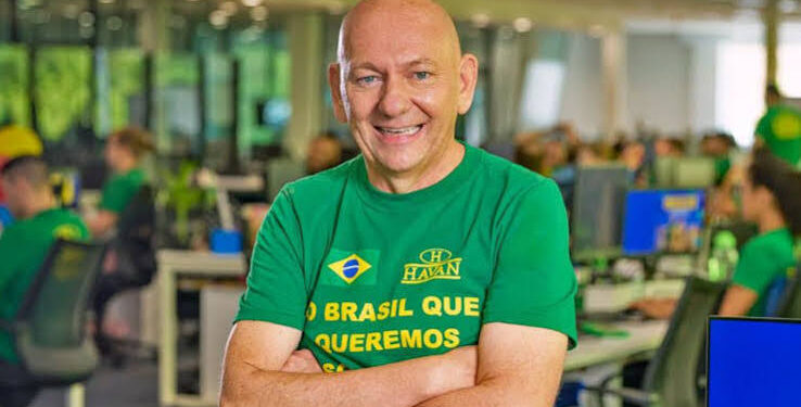 Dono havan oferece brinde grátis