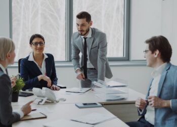 Organizava conferências empresariais expõe acontecia